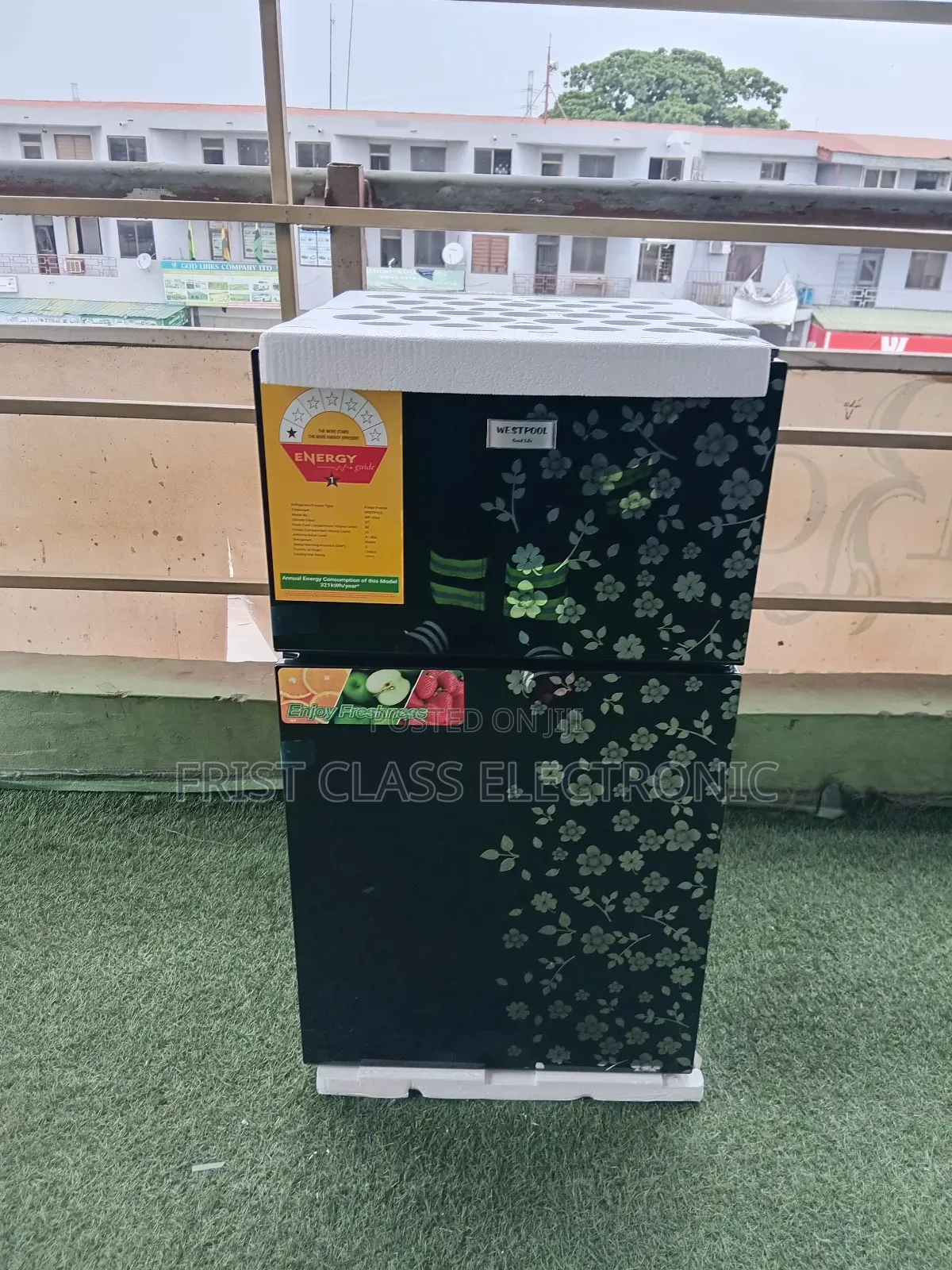 Faster Freezer Black Color Westpool Fridge Freezer