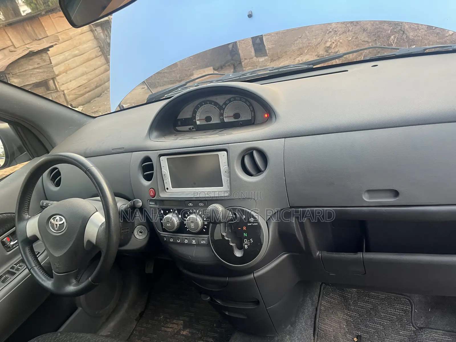 Toyota Sienta 1.5 FWD 2013 Blue