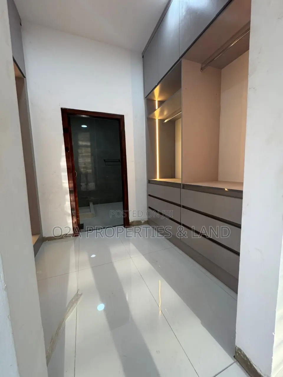 3bdrm House in Lashibi, Sakumono for sale