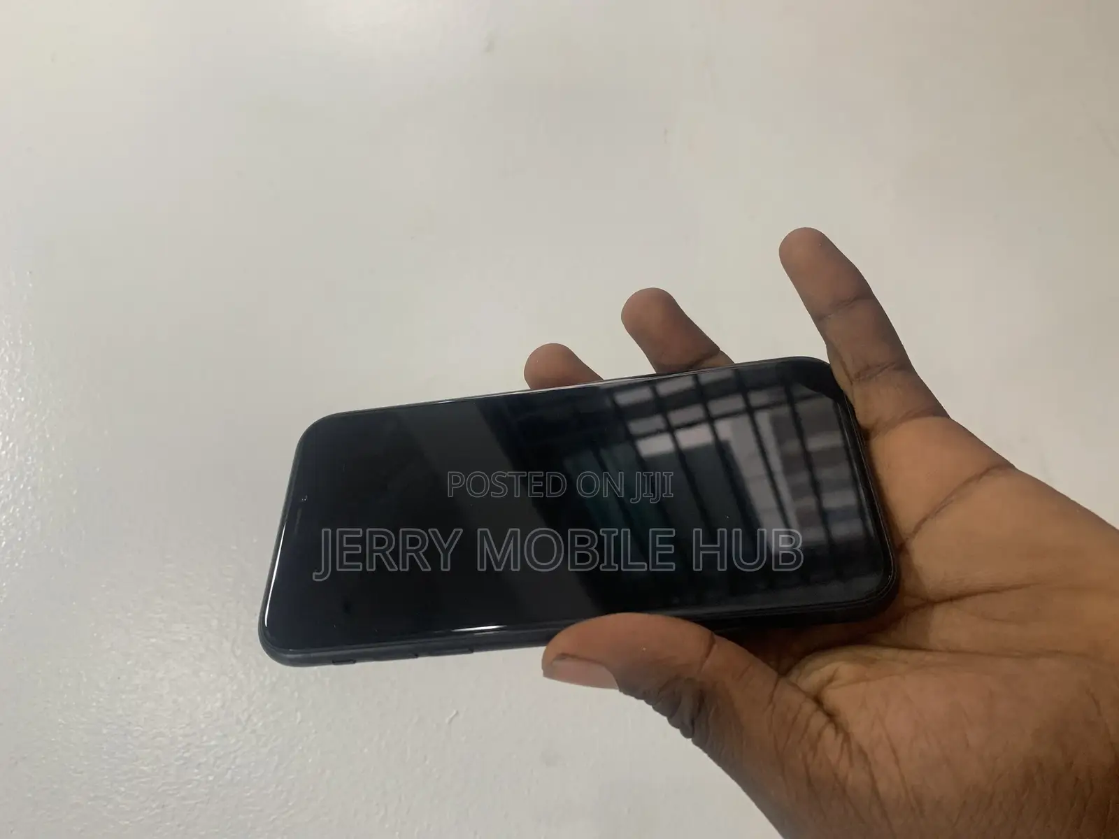 New Apple iPhone XR 128 GB Black