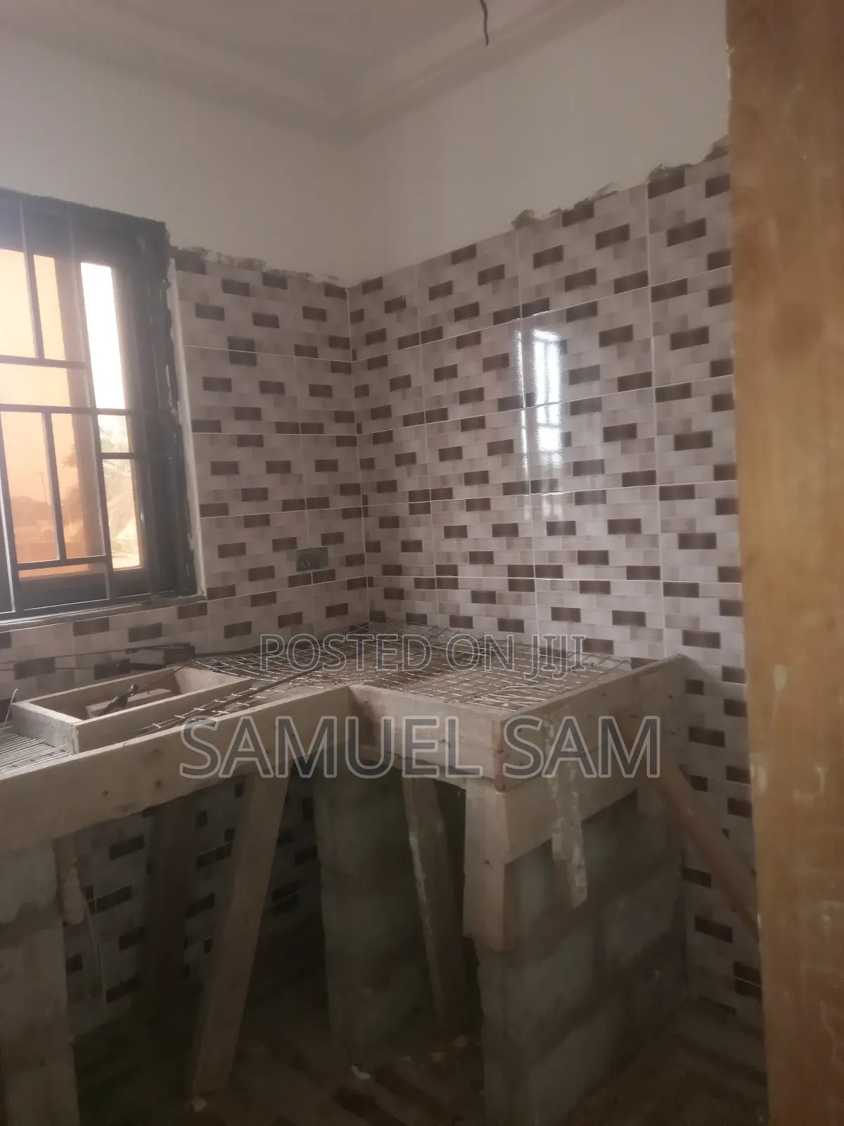 2bdrm Apartment in Com 11, Tema Metropolitan for rent