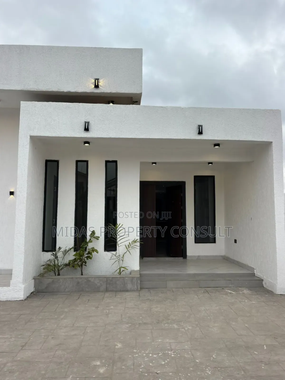 3bdrm House in New Legon, Lake Side Estate for sale