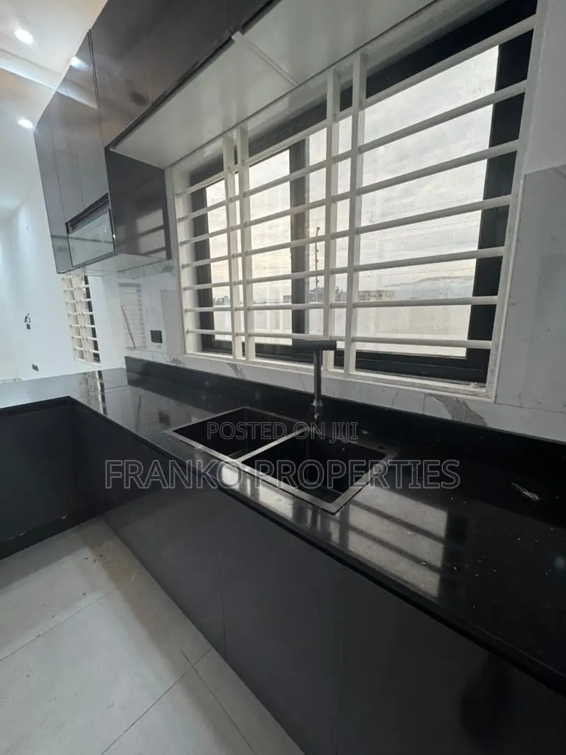 3bdrm House in Franko Properties, Amasaman for sale