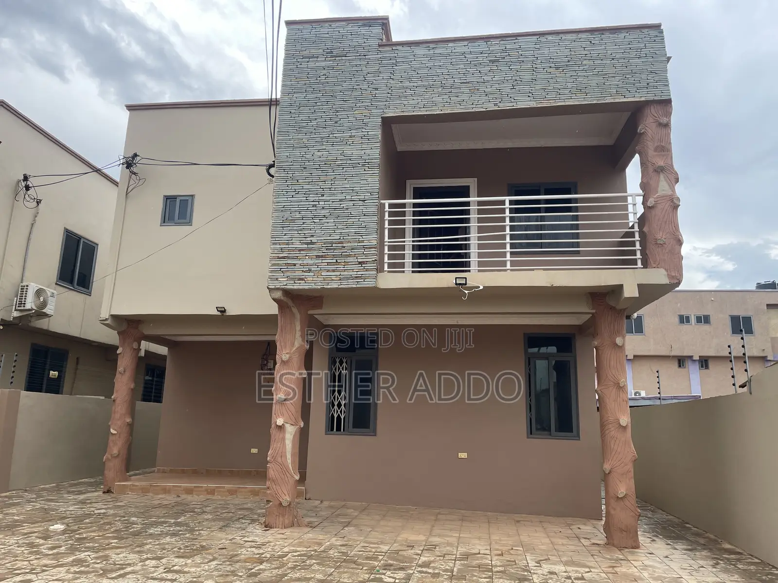 3bdrm Duplex in Oyarifa Mall Area for rent