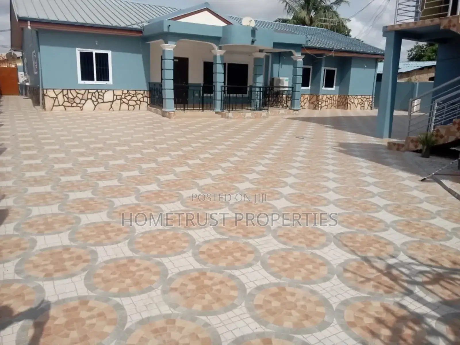 6bdrm House in Hometrust Properties, Amasaman for sale