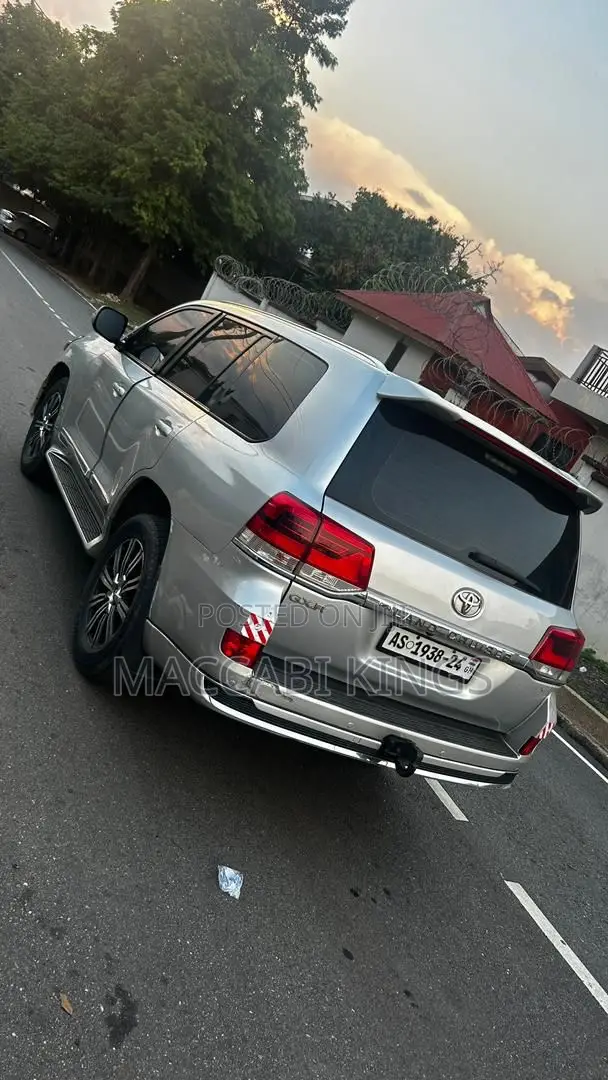Toyota Land Cruiser 4.5 V8 GXR 2016 Silver