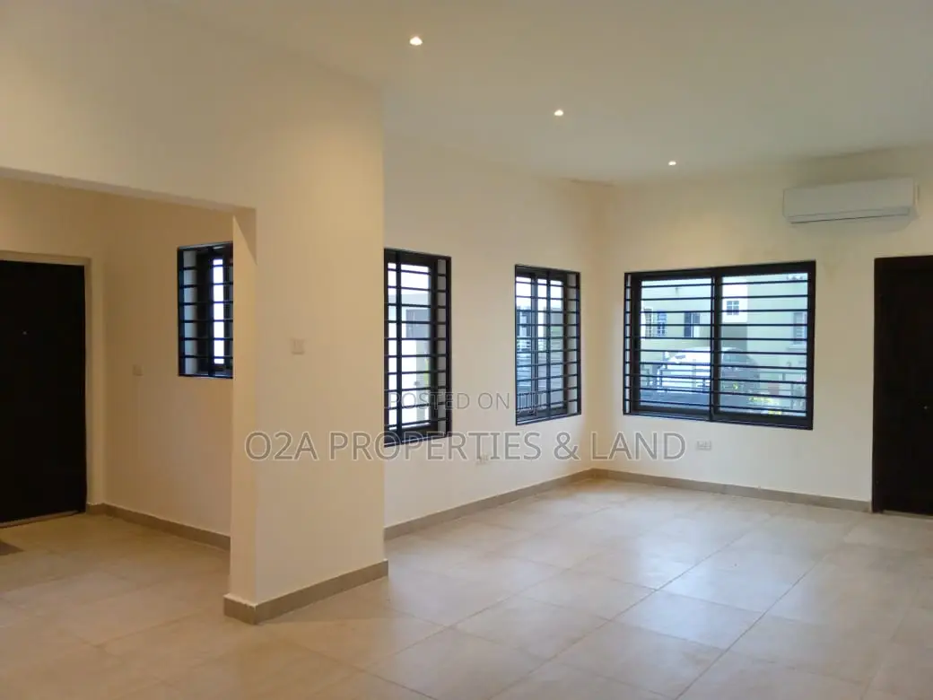 3bdrm House in Adenta, Barrier for sale