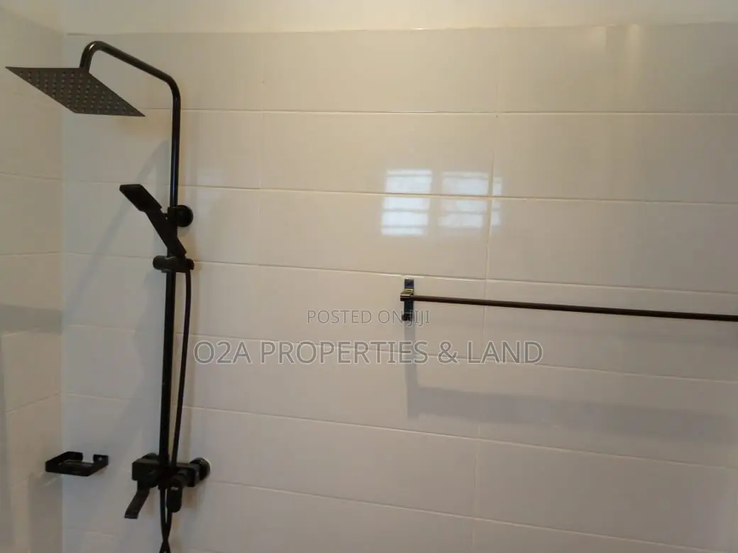3bdrm House in Adenta, Barrier for sale