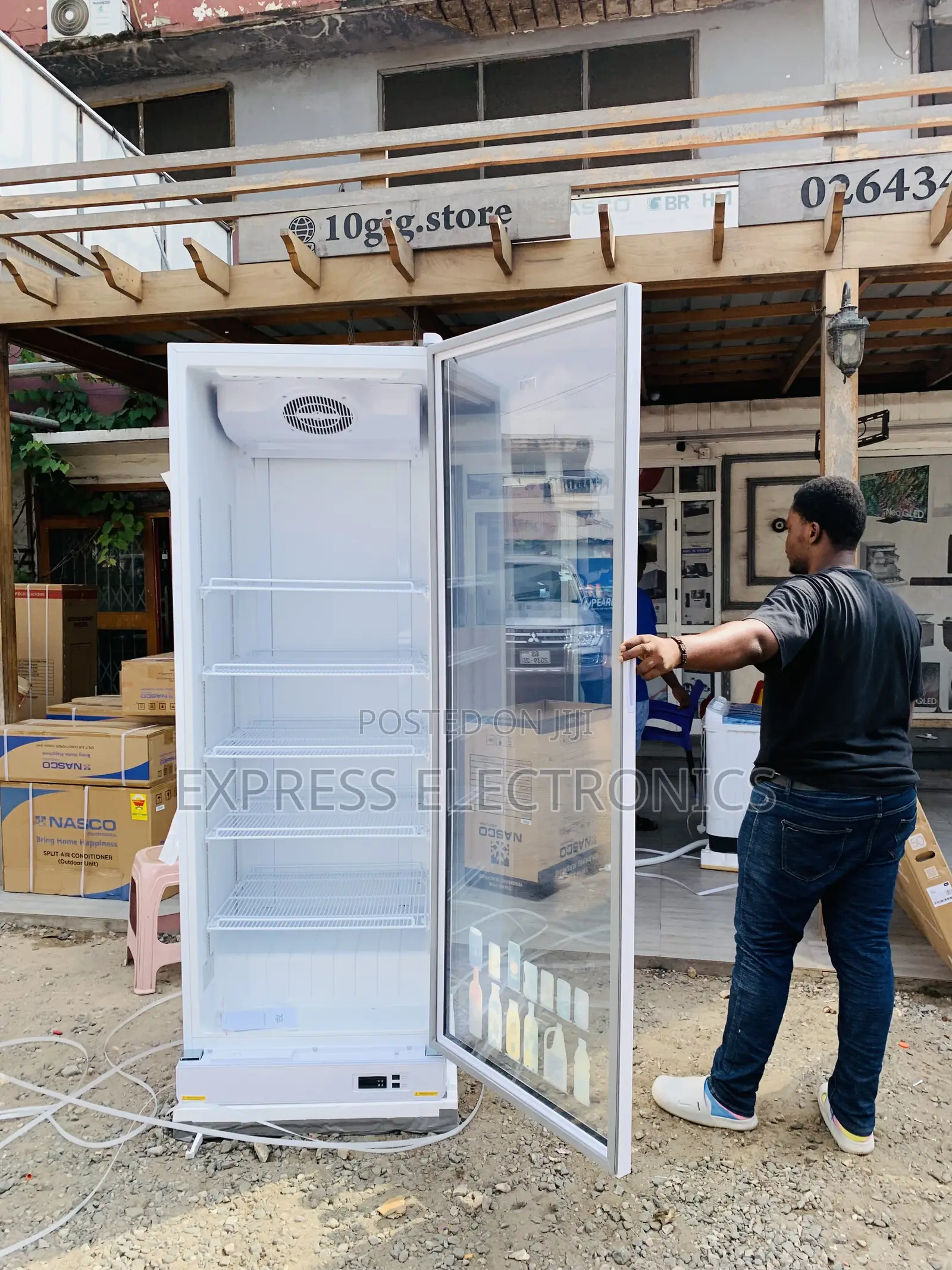 Quality Sleek White 591l Zara Display Fridge