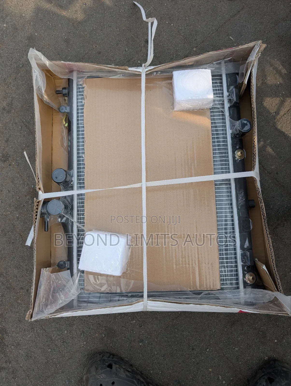 Miss Versa 2007,2008,2009,2010,2011 Radiator / Water Tank