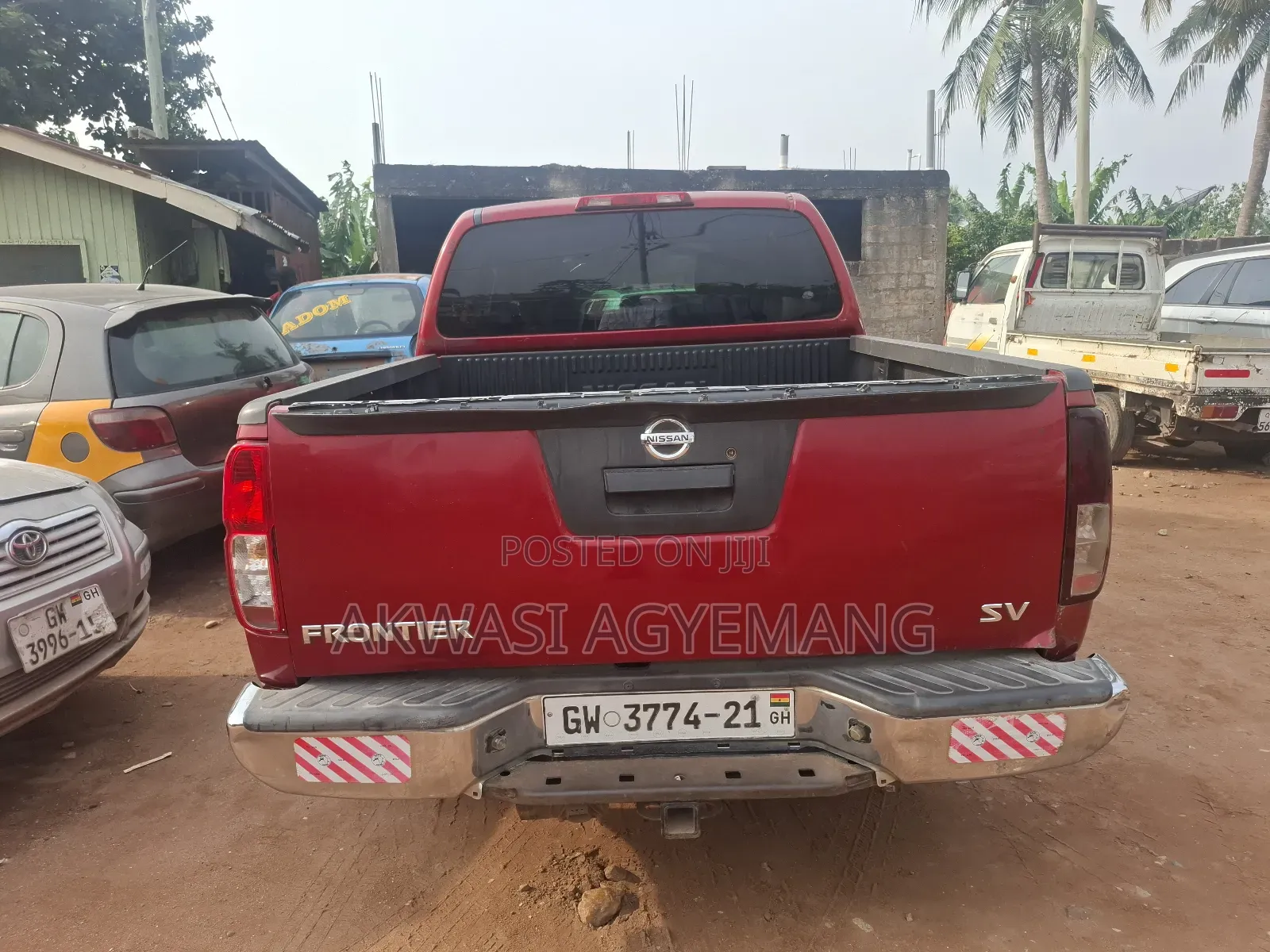 Nissan Frontier 2013 Red
