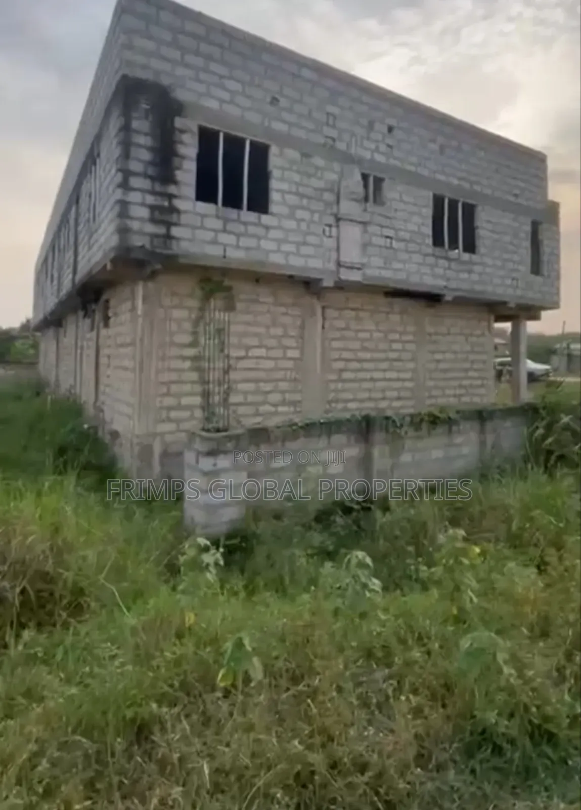 6 Shops +2 Units 2bedrm+2 Units Chamber Self In Ashalajah Amasaman. Hj