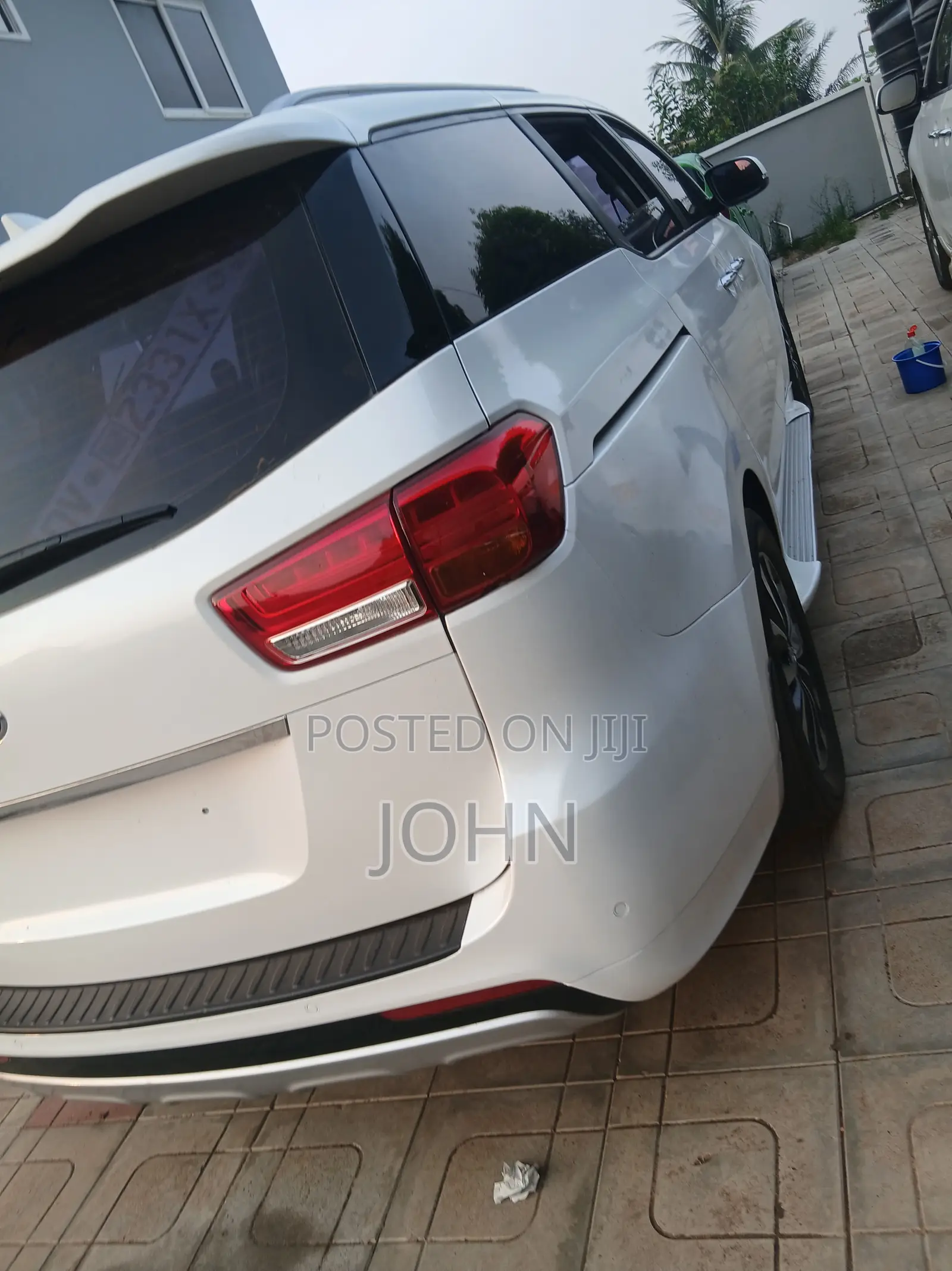 Kia Carnival 2016 White