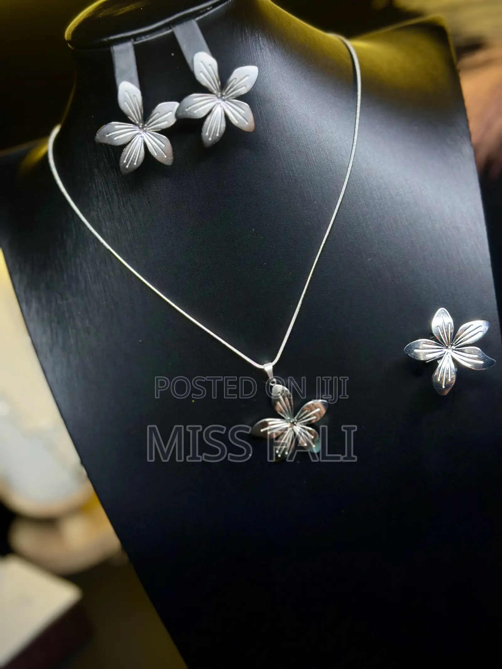 Silver Blossom Set
