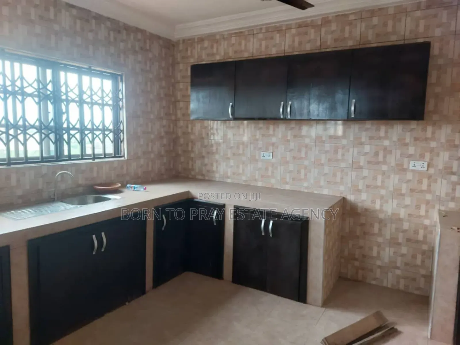2bdrm Apartment in Born To Pray Estate, Ejisu-Juaben Municipal for rent