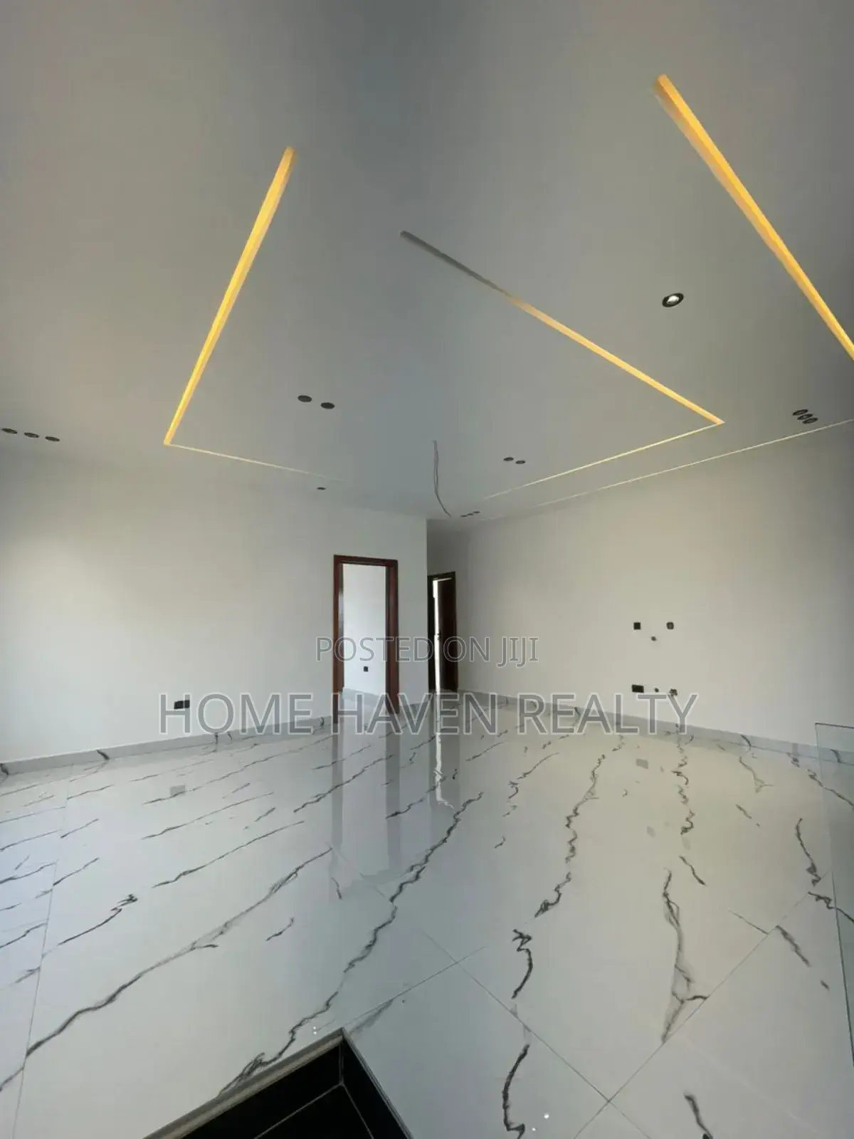 4bdrm House in Ayj Mensah, Oyarifa for sale