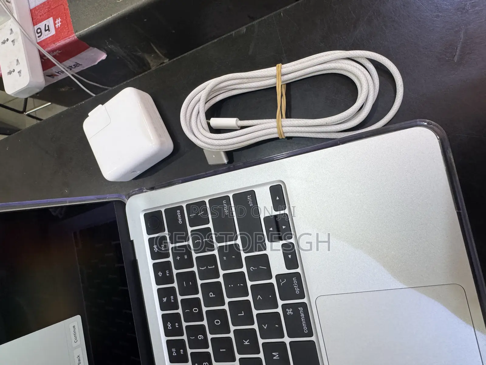 Laptop Apple MacBook Air 2025 M4 13-Inch 16GB Apple M4 SSD 256GB