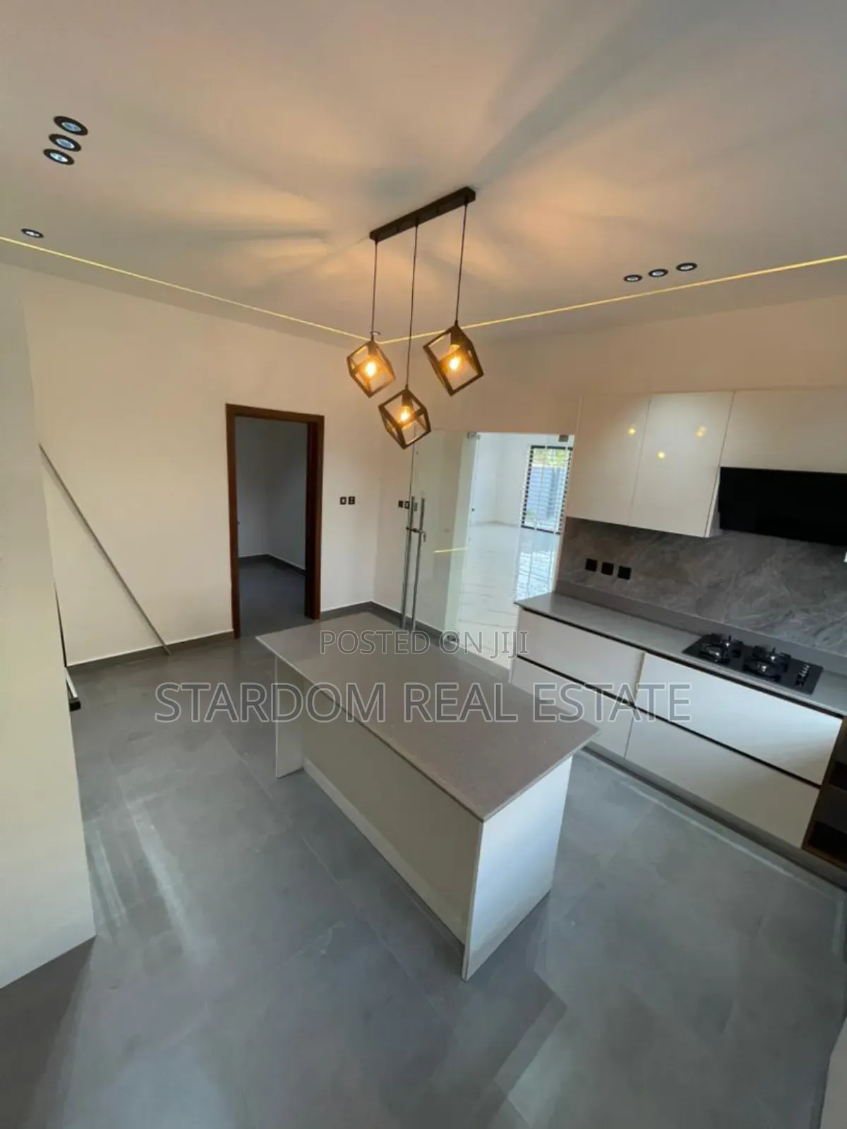 4bdrm Duplex in Ayi Mensah, Oyarifa for sale