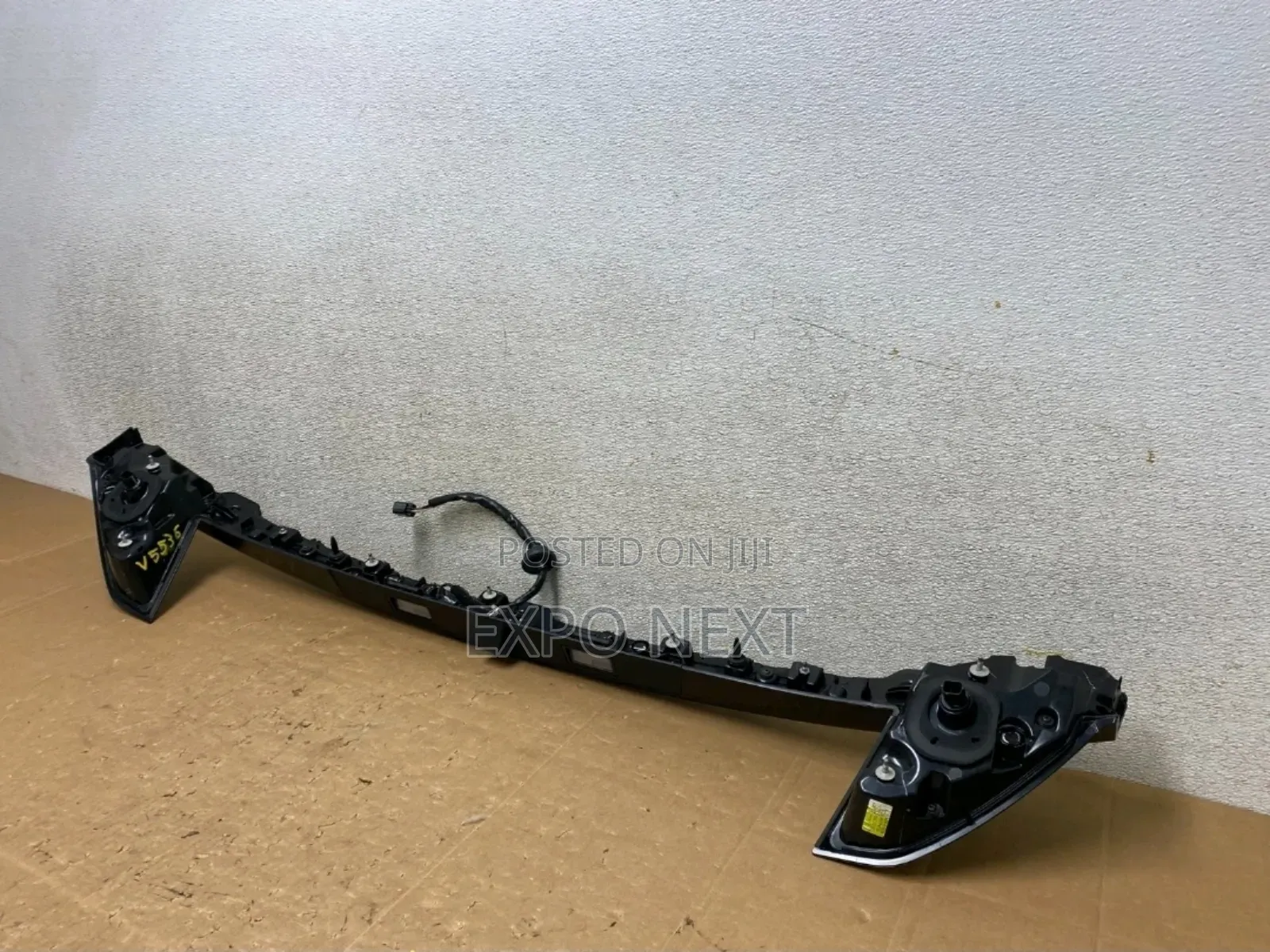 2021-2023 Hyundai Tucson Center Led Trunk Tailgate Tail Light Oem