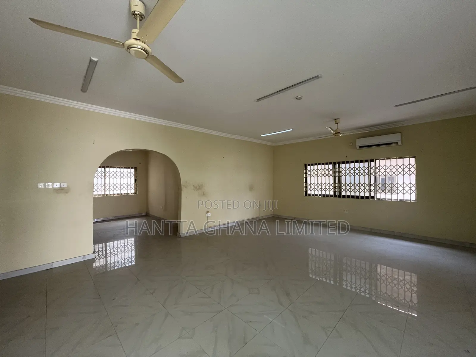 3bdrm Townhouse / Terrace in North Legon for rent
