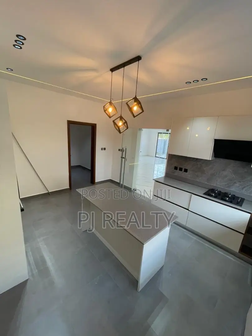 4bdrm House in Oyarifa for sale