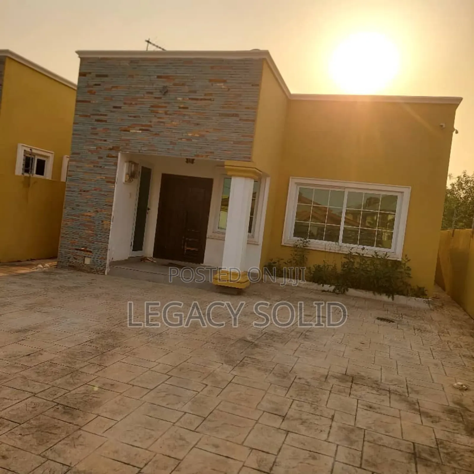 3bdrm House in Legacy Solid Real, Spintex for rent