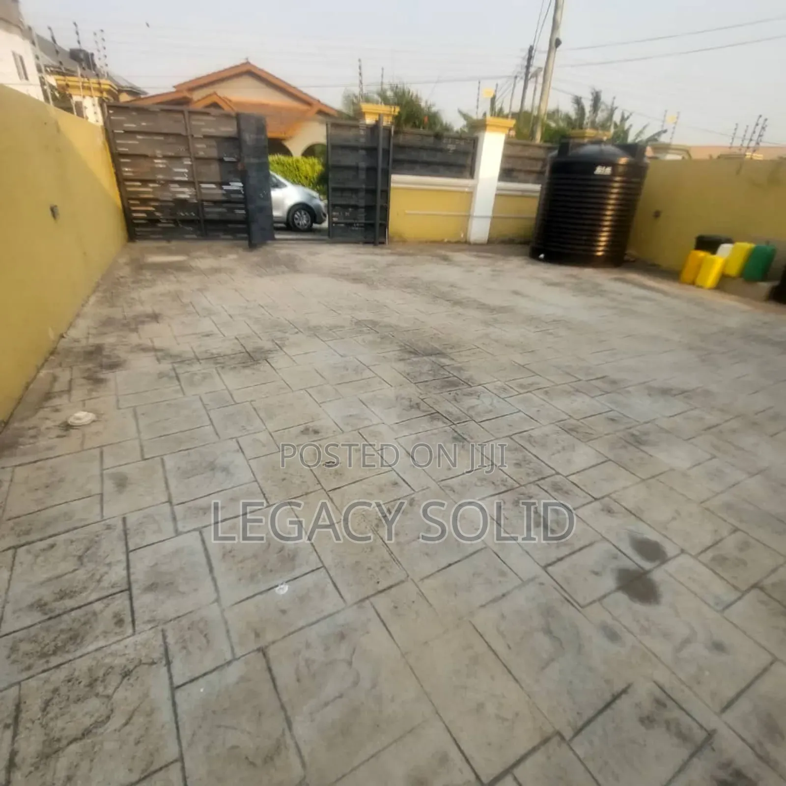 3bdrm House in Legacy Solid Real, Spintex for rent