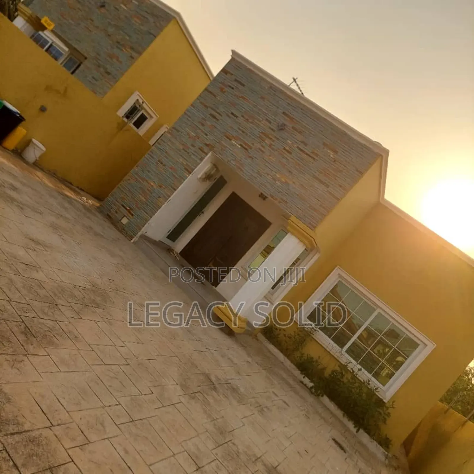 3bdrm House in Legacy Solid Real, Spintex for rent