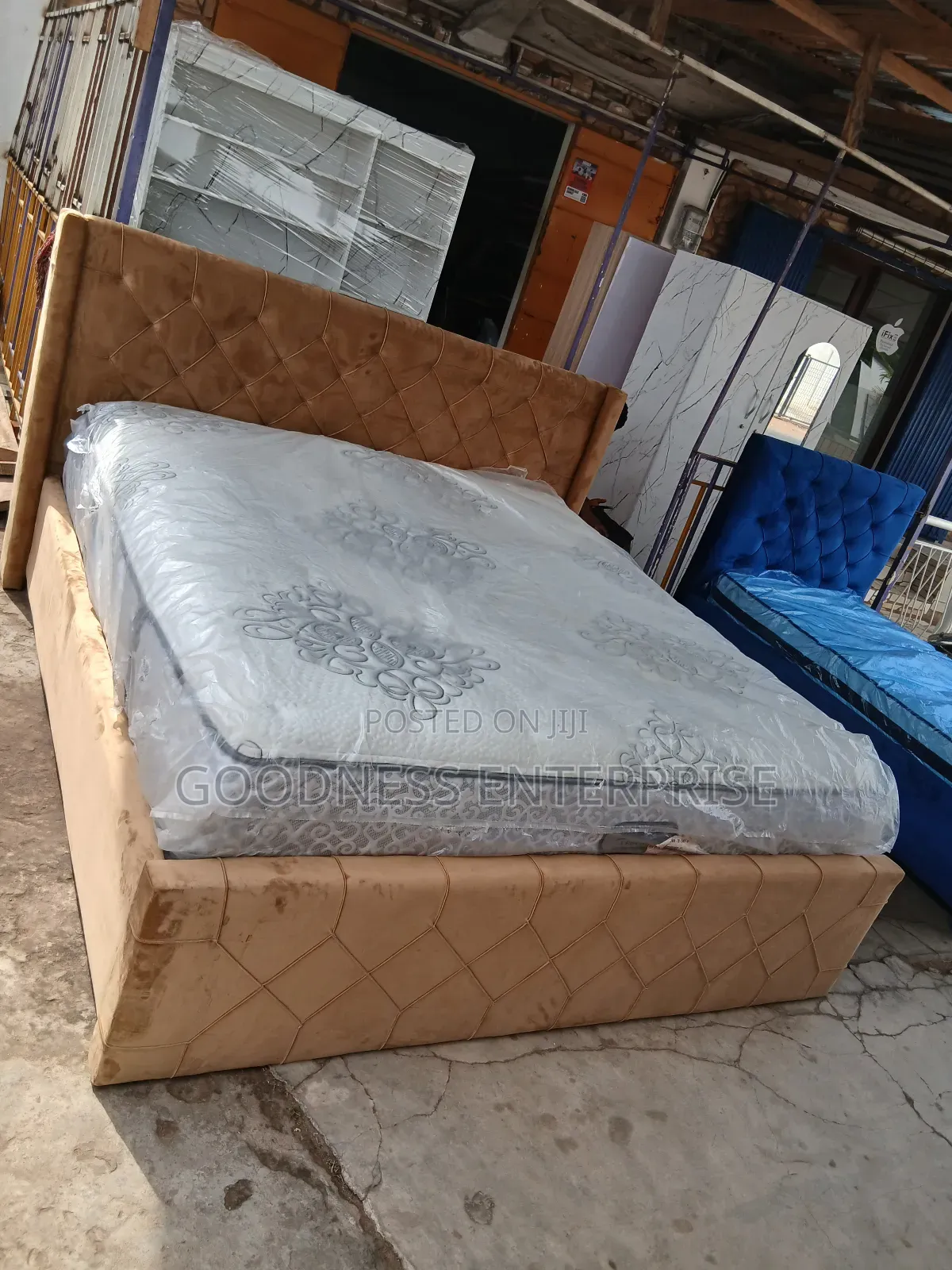 Kings Bed Frame With Mattress