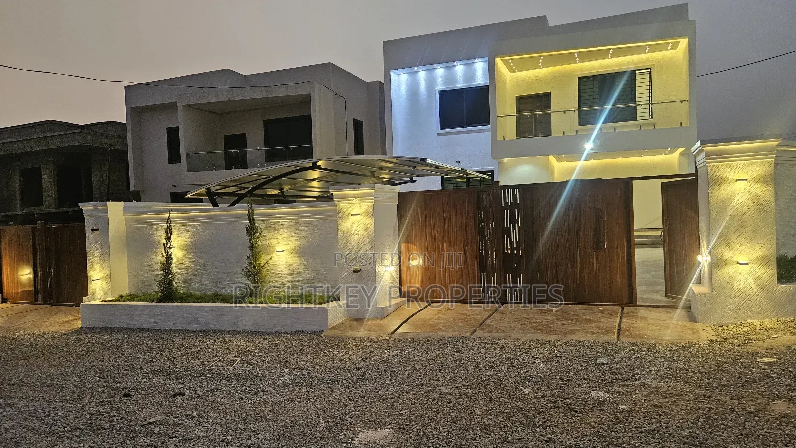 5bdrm Duplex in Rightkey, Kumasi Metropolitan for sale