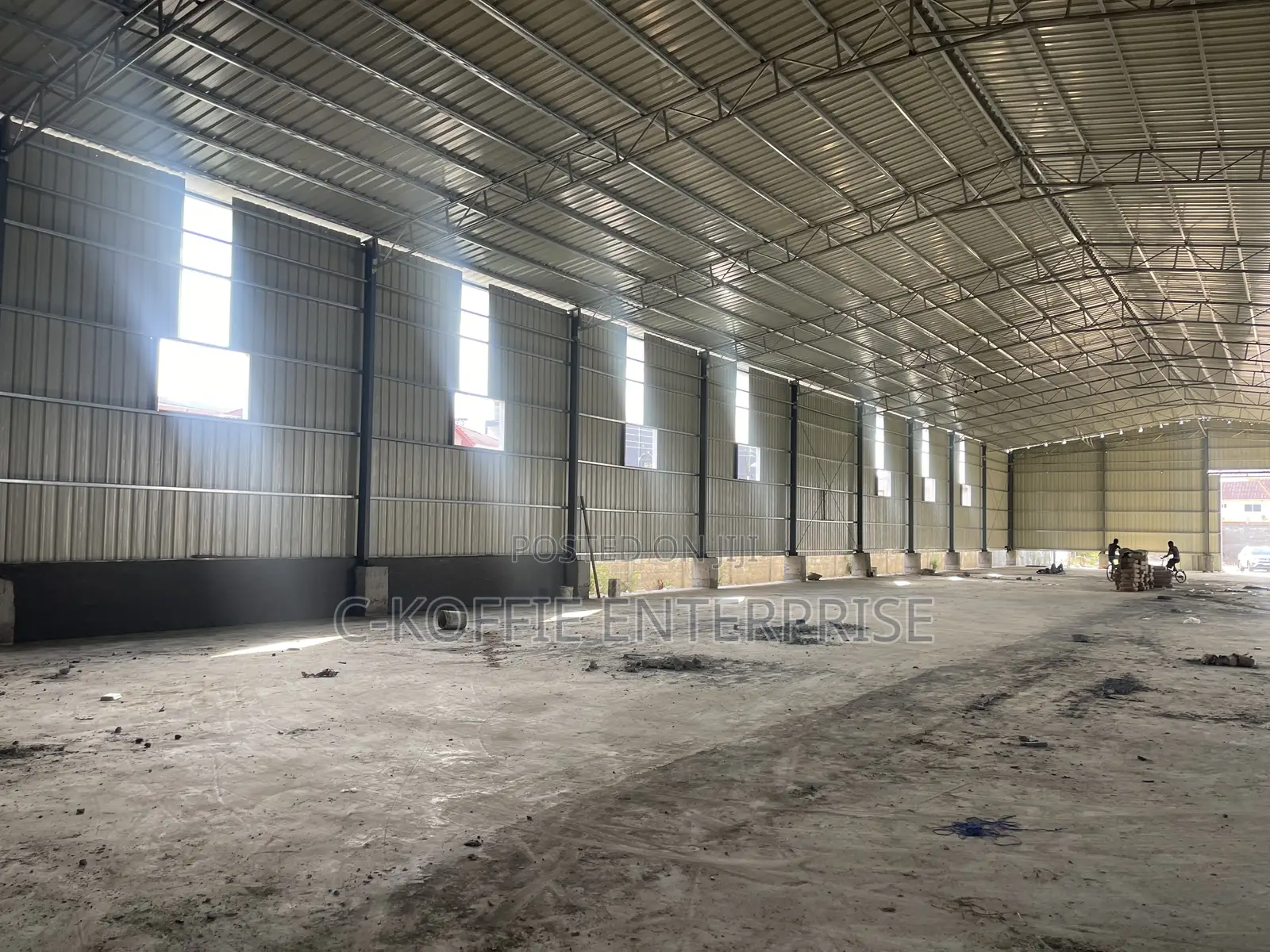 1250 SQM Warehouse at Spintex for Rent