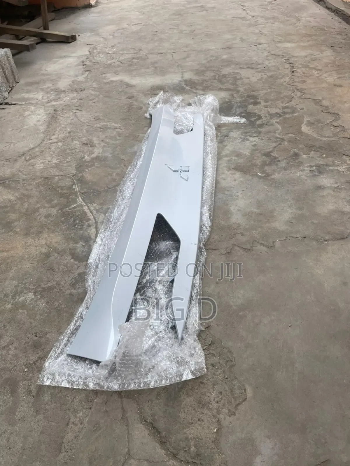 Mitsubishi Outlander 2023 Booth Chrome