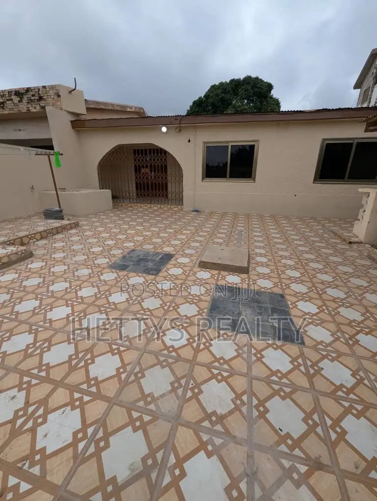 3bdrm House in Mile 7 for rent
