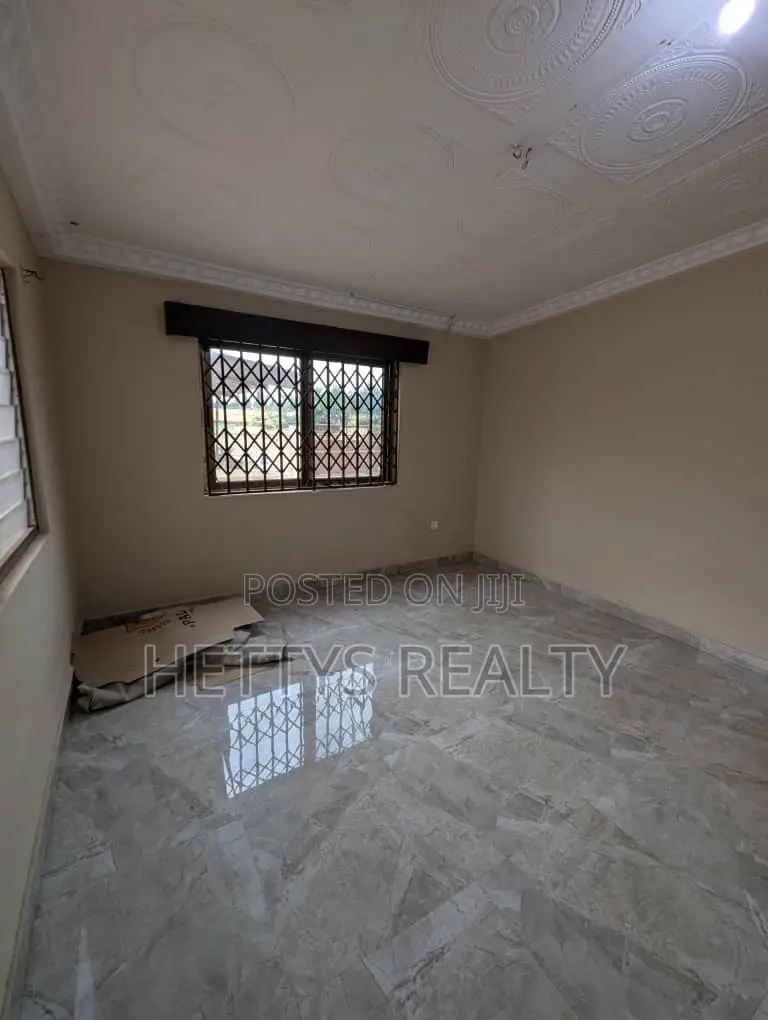 3bdrm House in Mile 7 for rent