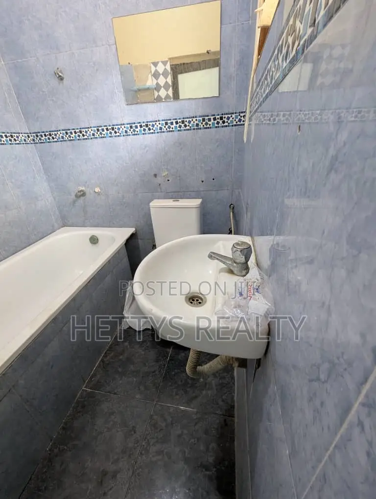 3bdrm House in Mile 7 for rent