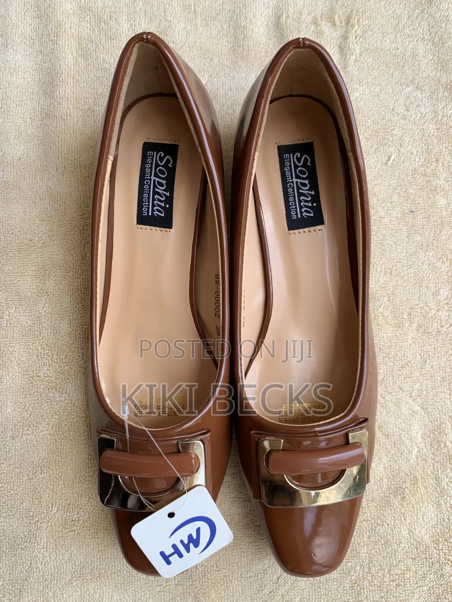 Ladies Mini Heel Shoe.