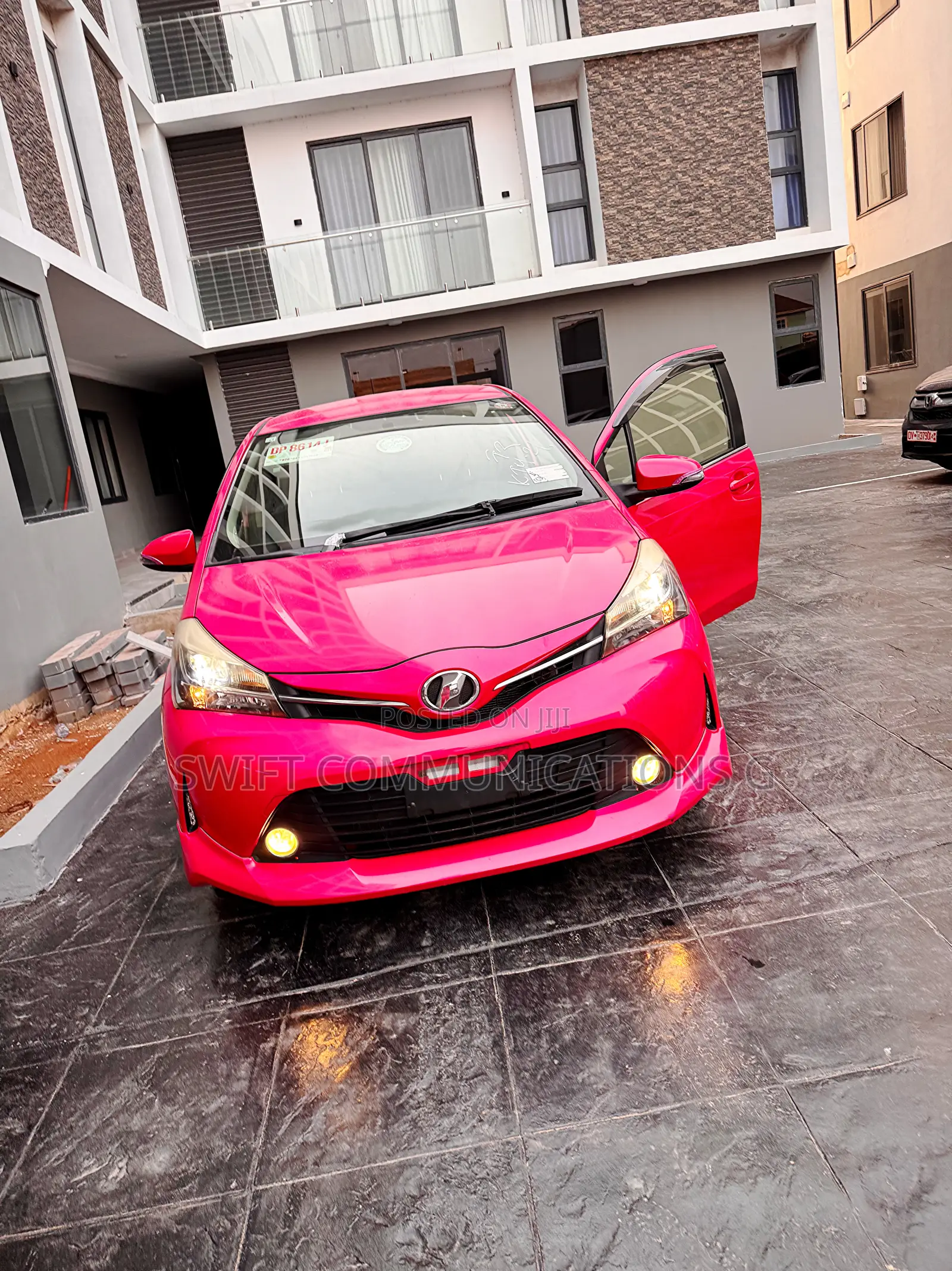 Toyota Vitz 1.3 FWD 5dr 2015 Pink