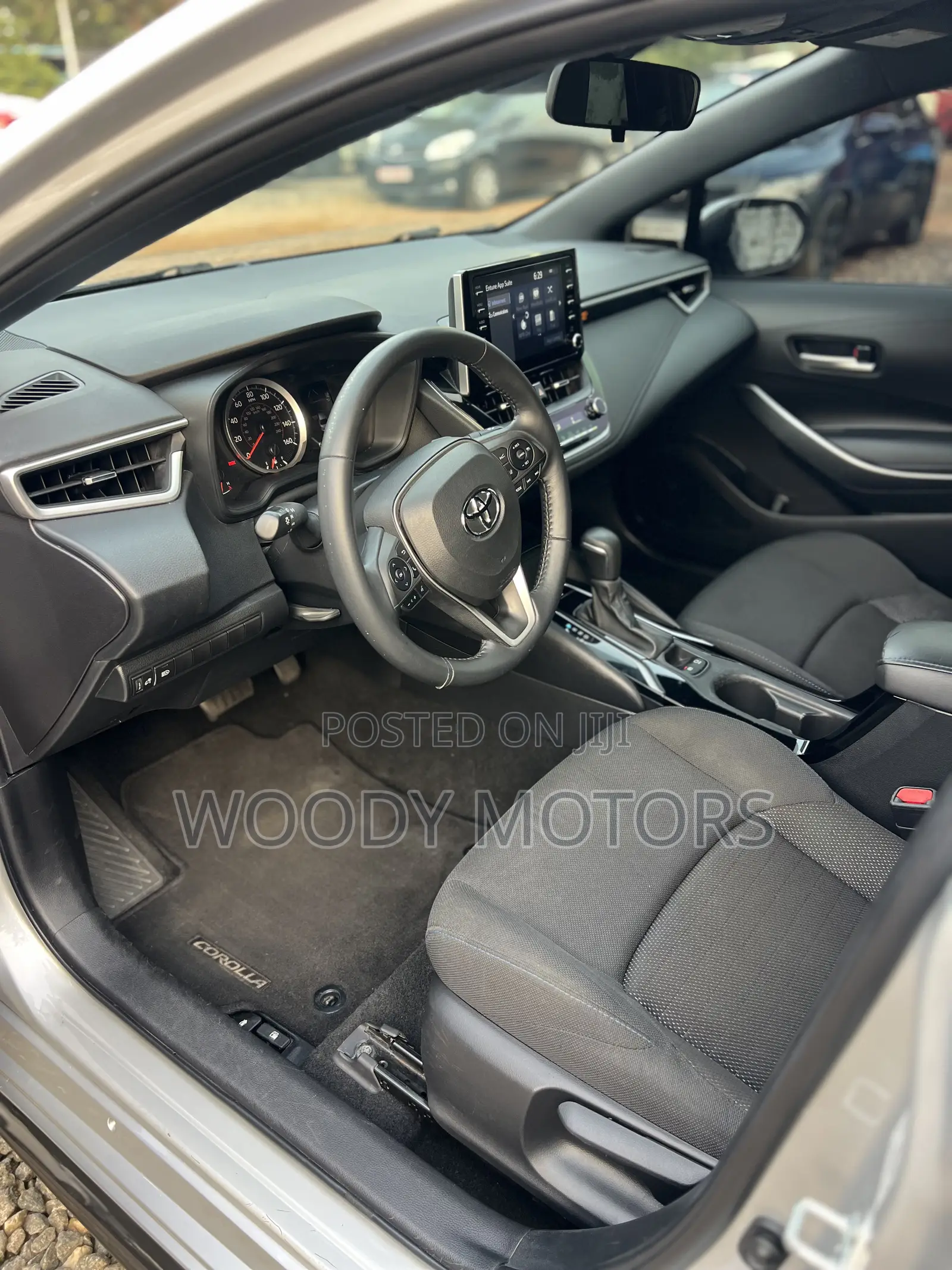 Toyota Corolla SE 2020 Silver