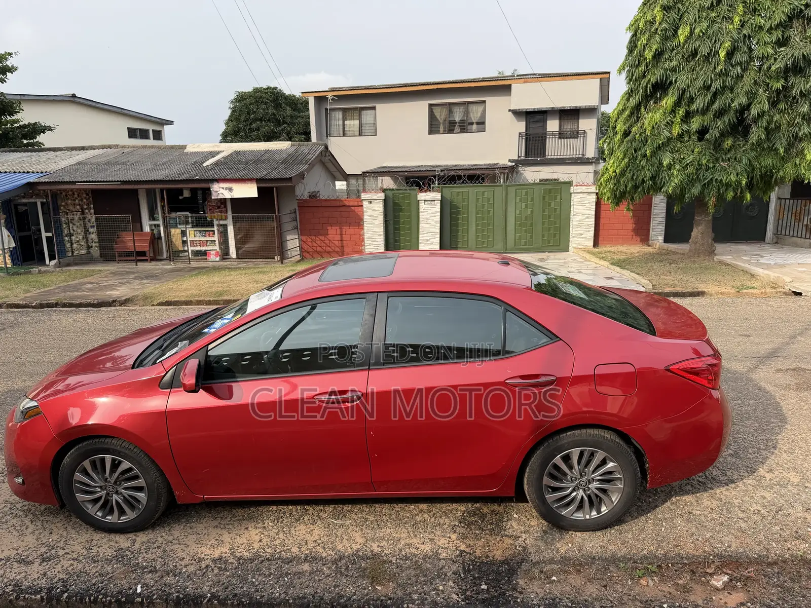 Toyota Corolla XLE (1.8L 4cyl 2A) 2018 Burgundy