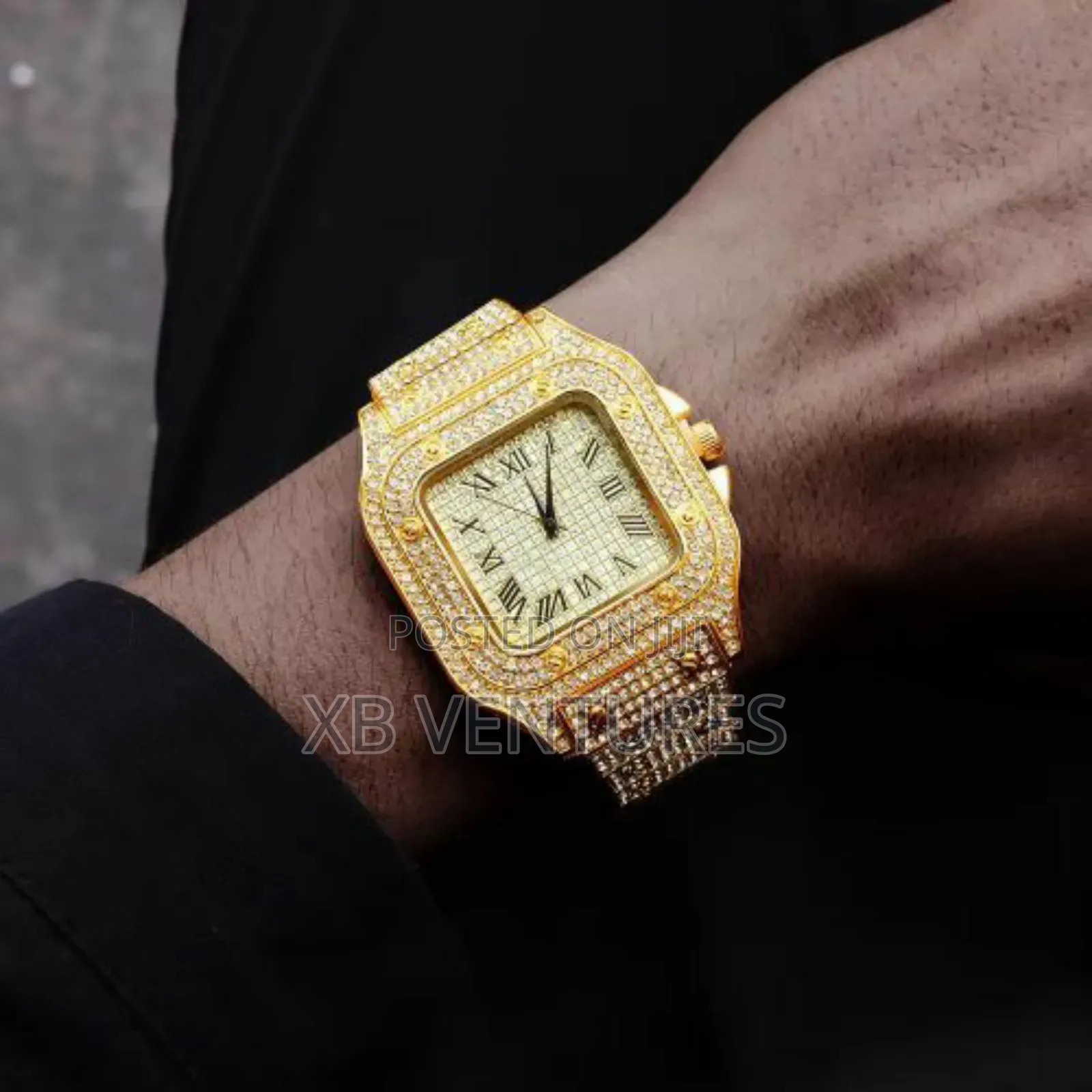 Men's Watch With Bracelet in Bold Gold, Showing Extraordinary Luxury