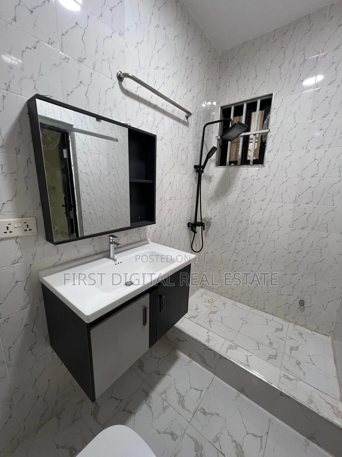 3bdrm House in First Digital Real, Kasoa for sale