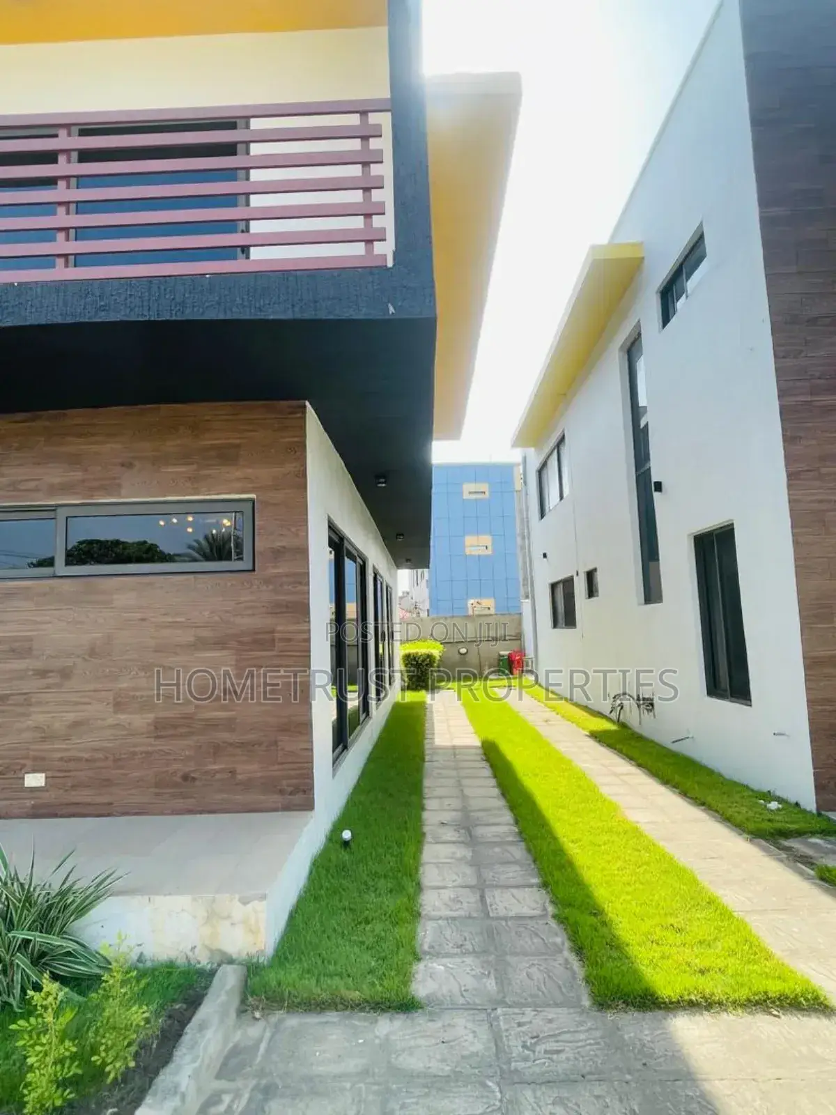 4bdrm Duplex in Hometrust Properties, Abelemkpe for rent