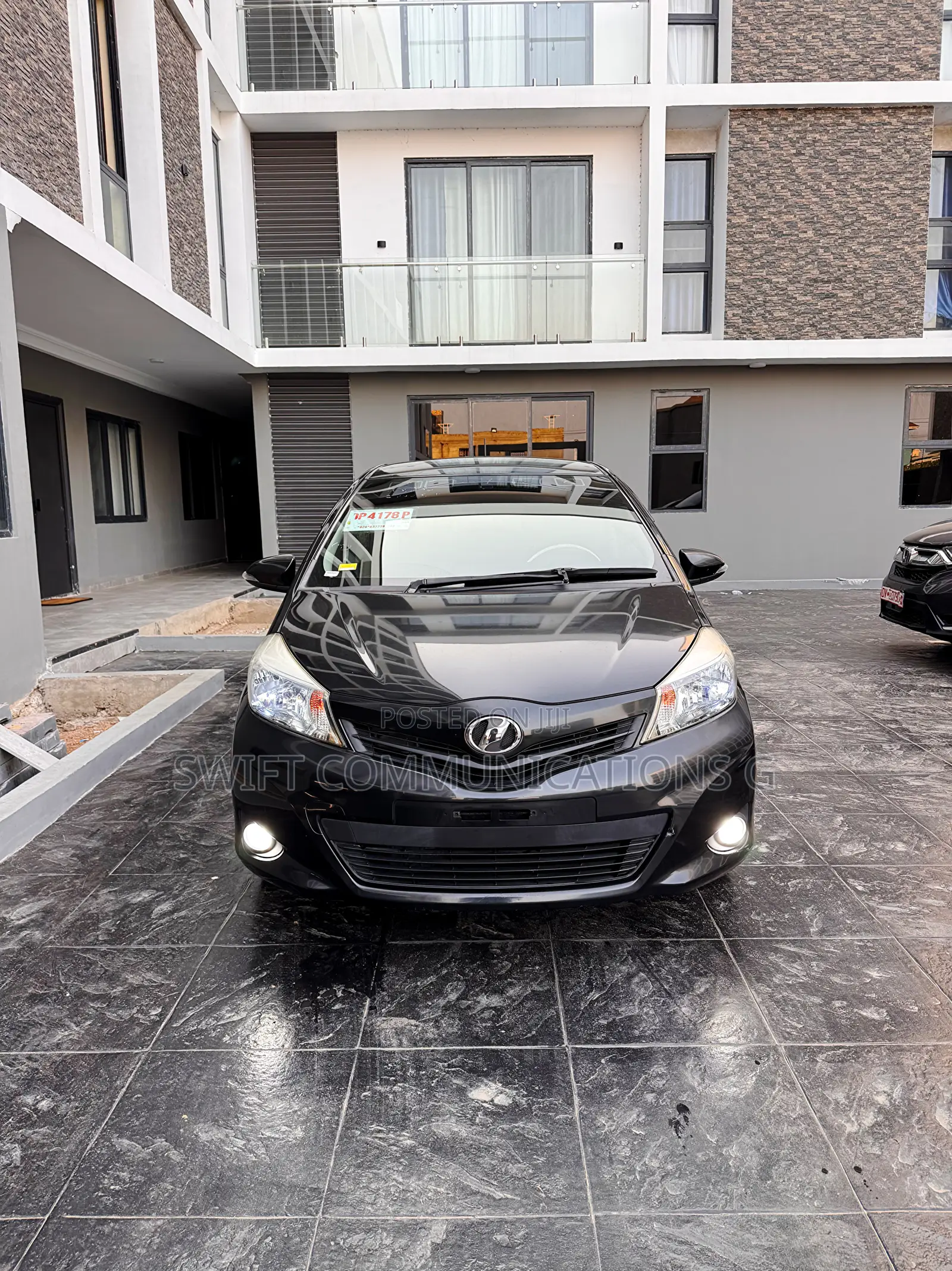 Toyota Vitz 1.3 FWD 5dr 2013 Black