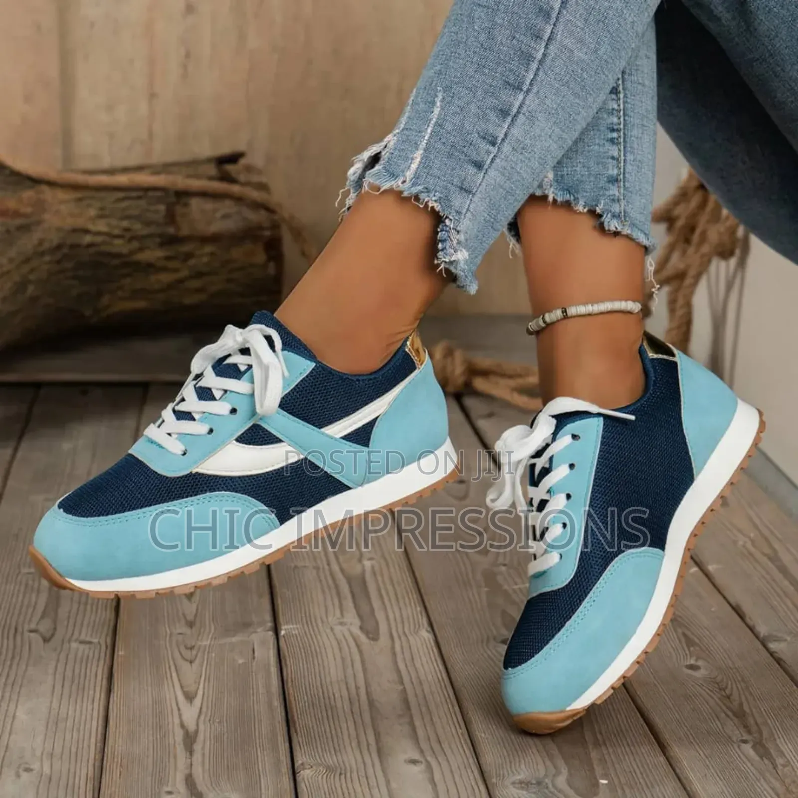 Ladies Comfortable Sneakers