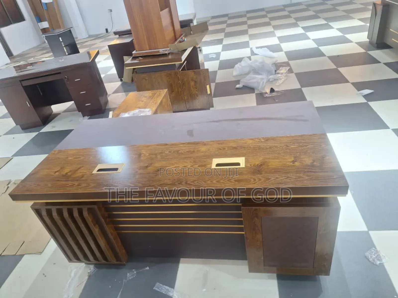 Strong and Solid 1.6m Office Table