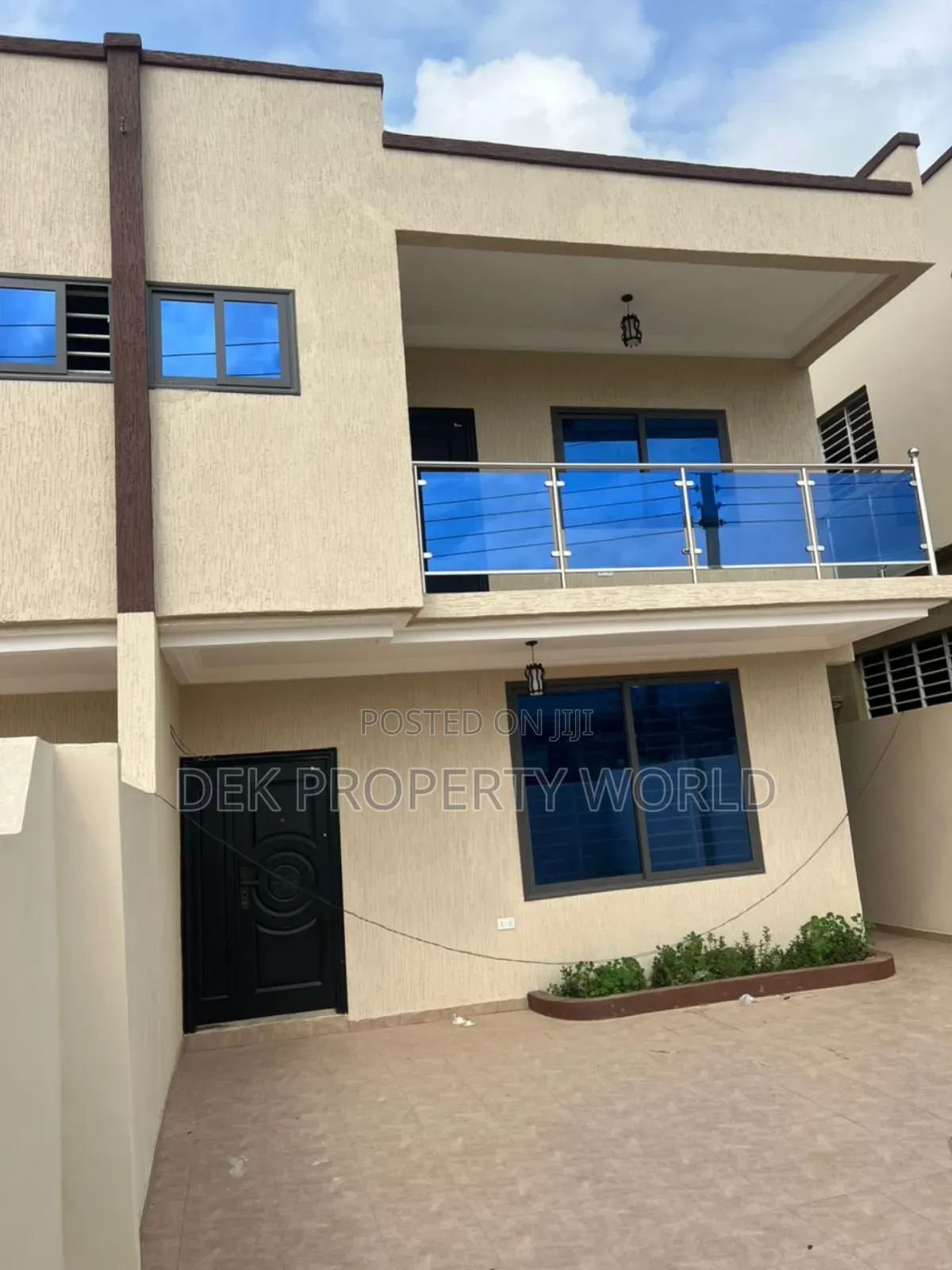 3bdrm Townhouse/Terrace in Ga East Municipal for sale
