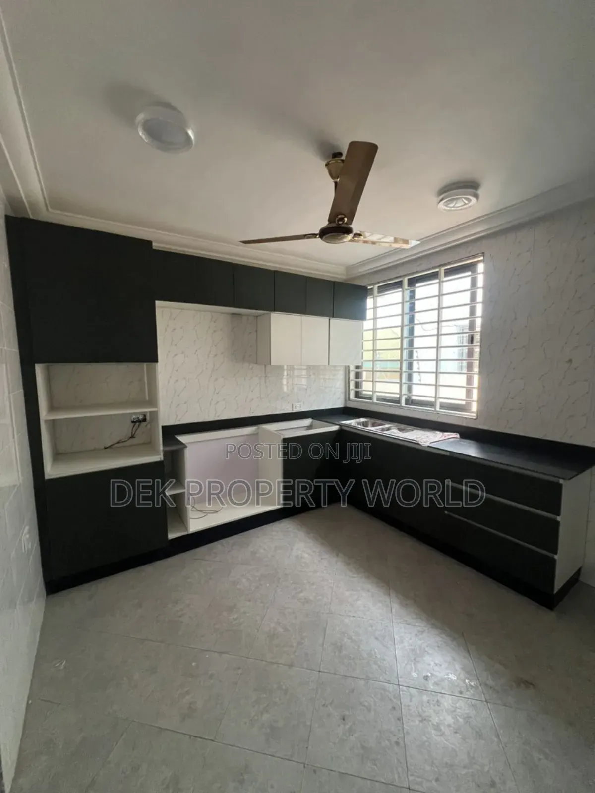 3bdrm Townhouse/Terrace in Ga East Municipal for sale