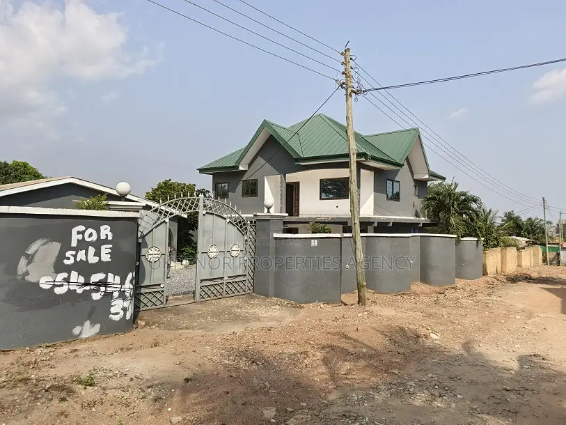 8bdrm House in Ofankor, Accra Metropolitan for sale