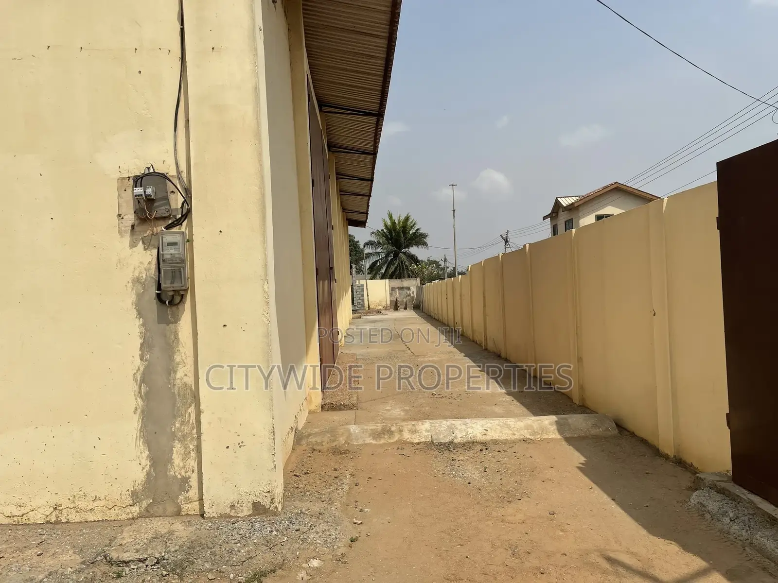 Warehouse 500 SQM for Rent at Teshie Nungua
