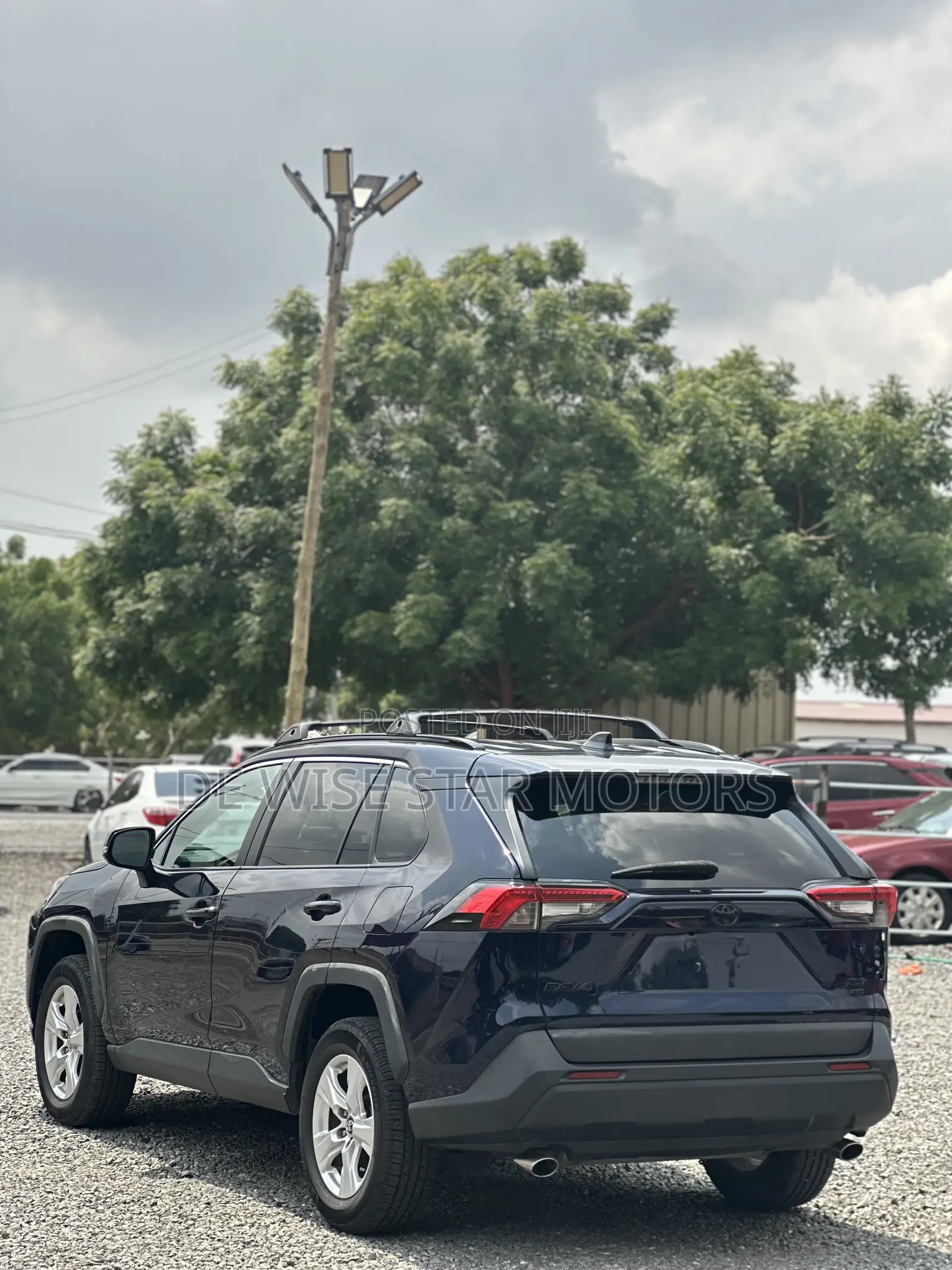 Toyota RAV4 XLE AWD 2020 Blue